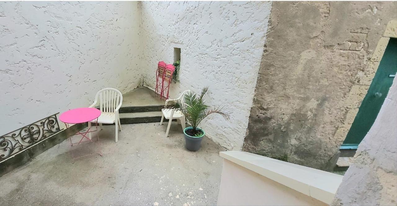 Maison De Ville Avec Terrasse "La Sympathique" جونزاك المظهر الخارجي الصورة