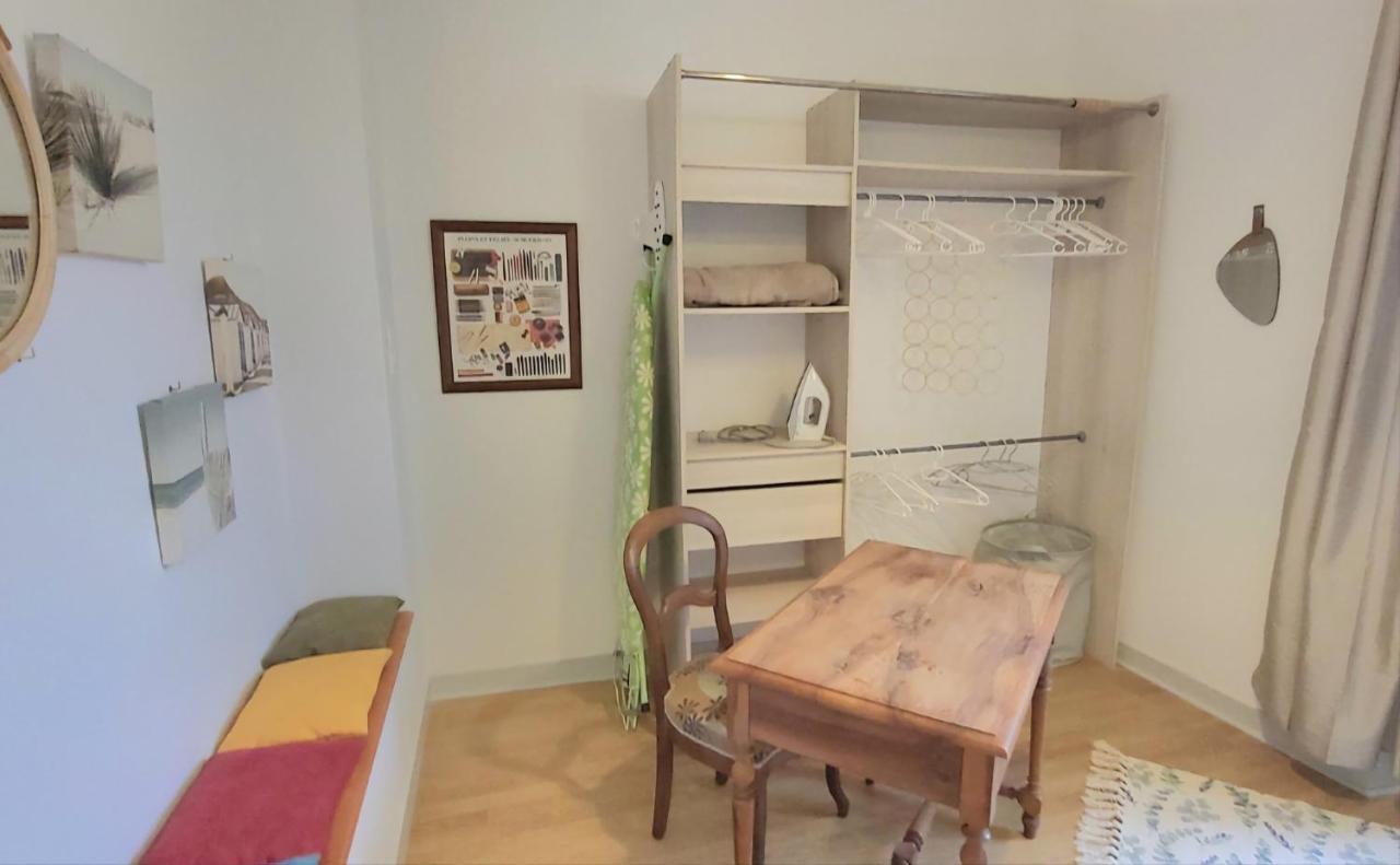 Maison De Ville Avec Terrasse "La Sympathique" جونزاك المظهر الخارجي الصورة
